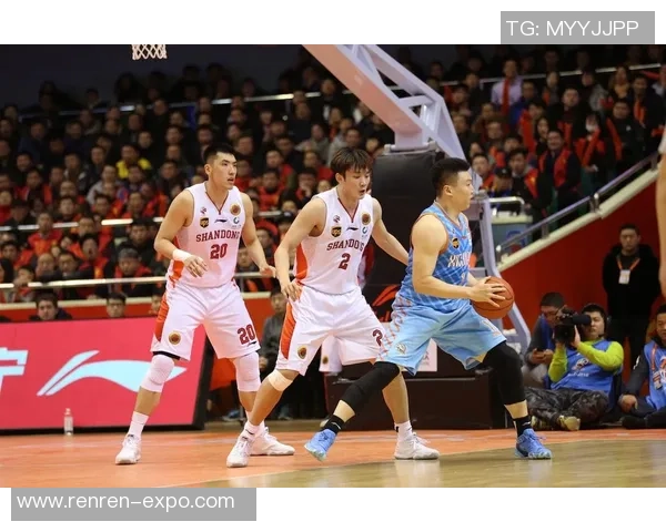 李根的篮球之路：从青涩少年到职业球员的成长历程与荣耀瞬间